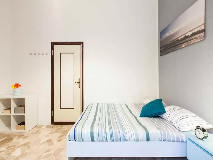 Immagine 3 di Camera in affitto  in Via Antonio Panizzi a Milano