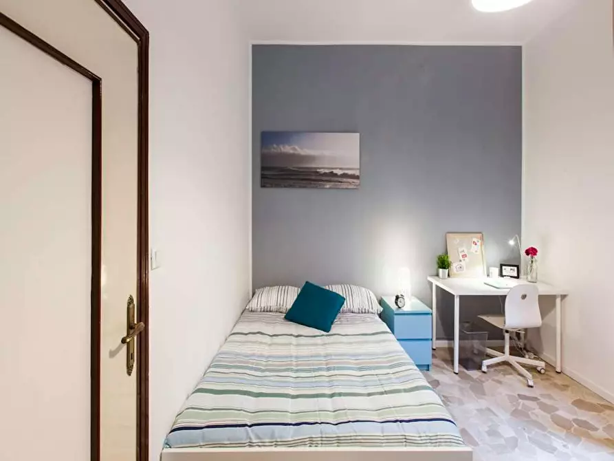 Immagine 2 di Camera in affitto  in Via Antonio Panizzi a Milano