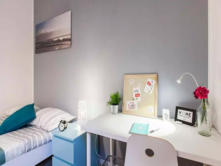 Immagine 3 di Camera in affitto  in Via Antonio Panizzi a Milano