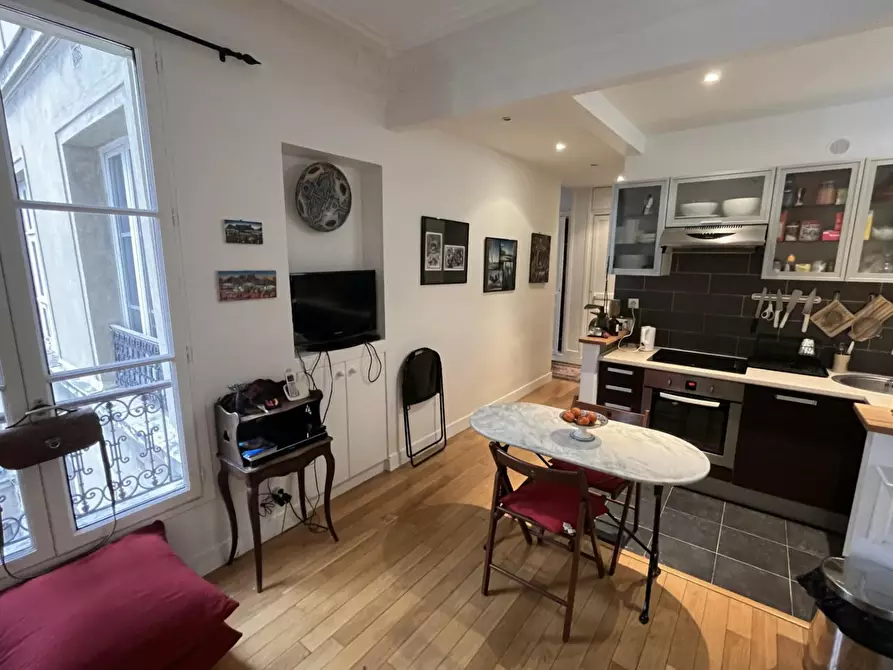 Immagine 2 di Appartamento in affitto  in Rue Ballu a Paris