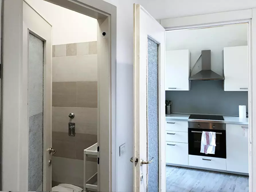 Immagine 9 di Camera in affitto  in Corso di Porta Romana a Milano