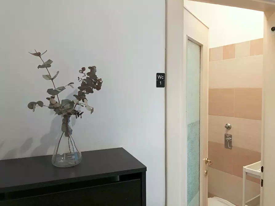 Immagine 10 di Camera in affitto  in Corso di Porta Romana a Milano