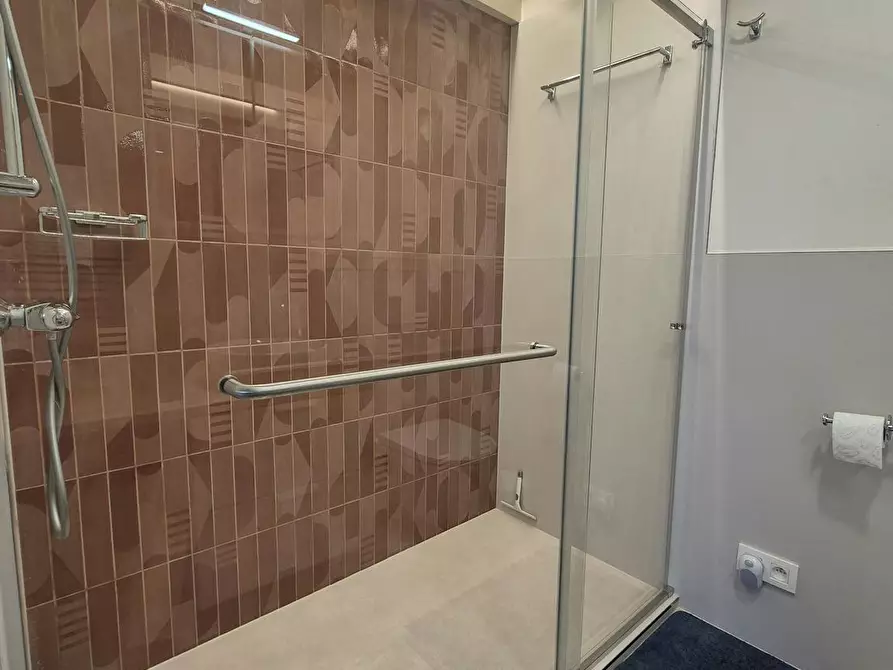 Immagine 9 di Camera in affitto  in Rue Darchis a Rocourt