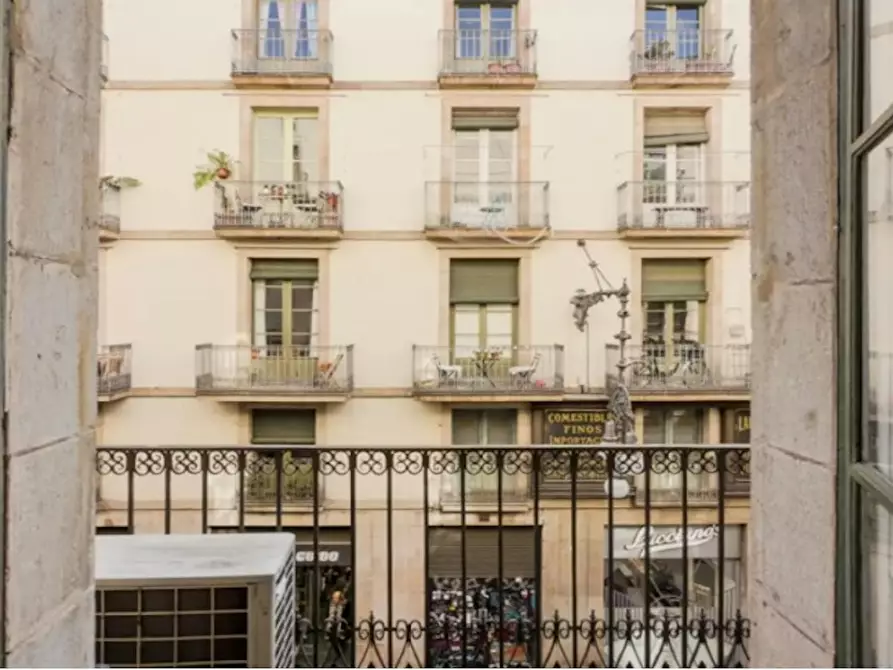 Immagine 6 di Appartamento in affitto  in Carrer de Ferran a Barcelona