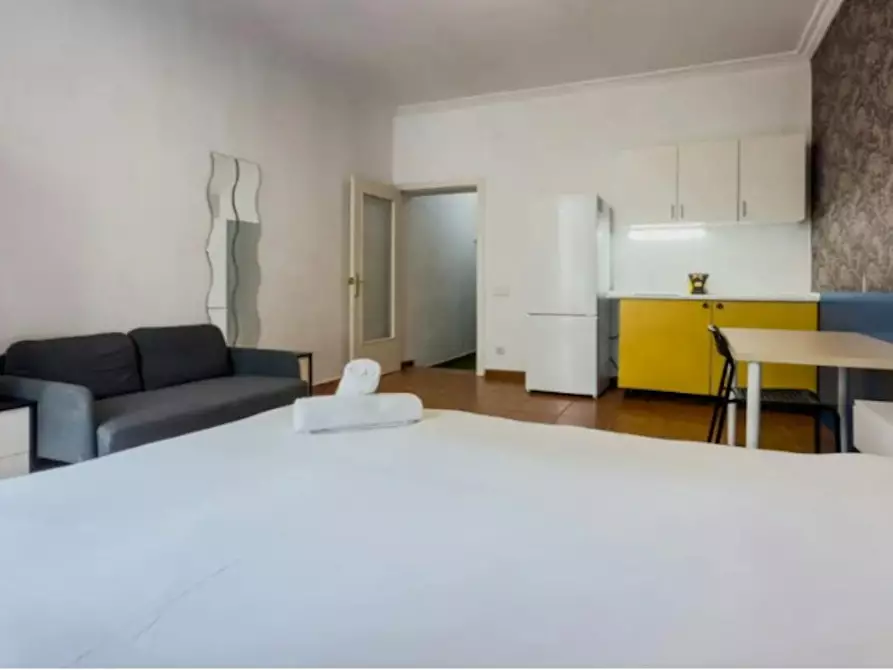 Immagine 4 di Appartamento in affitto  in Carrer de Ferran a Barcelona