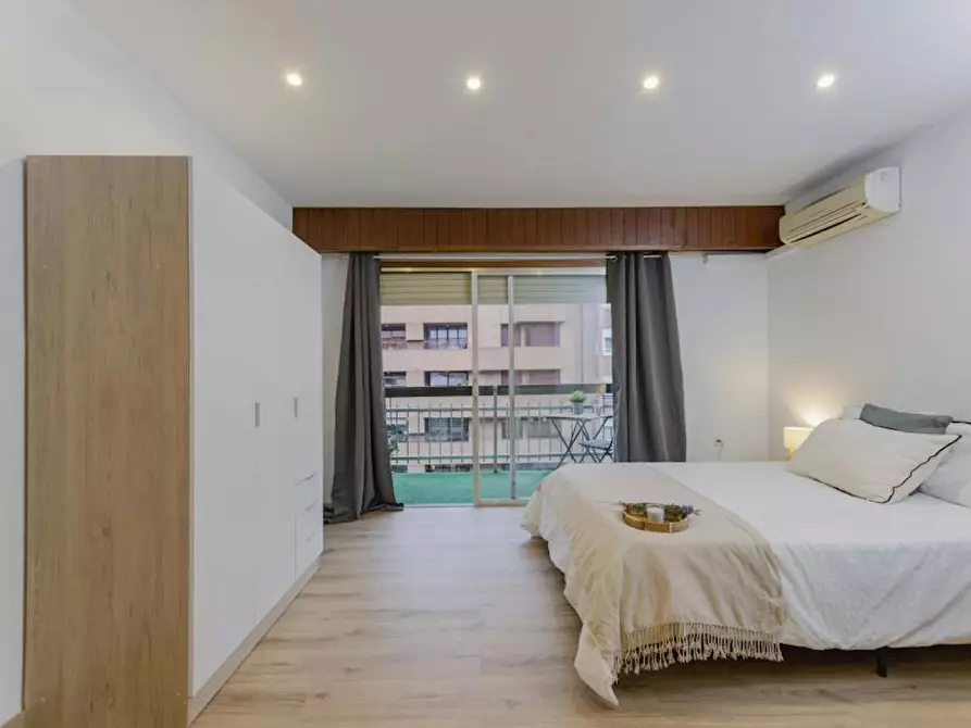 Immagine 1 di Camera in affitto  in Carrer del Palleter a Valencia