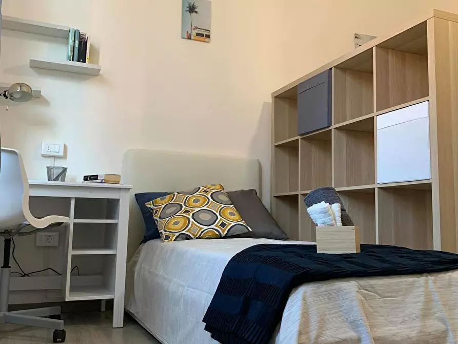 Immagine 1 di Camera in affitto  in Via Mazzini a Bologna