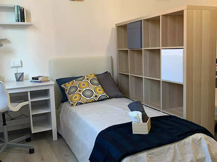 Immagine 4 di Camera in affitto  in Via Mazzini a Bologna