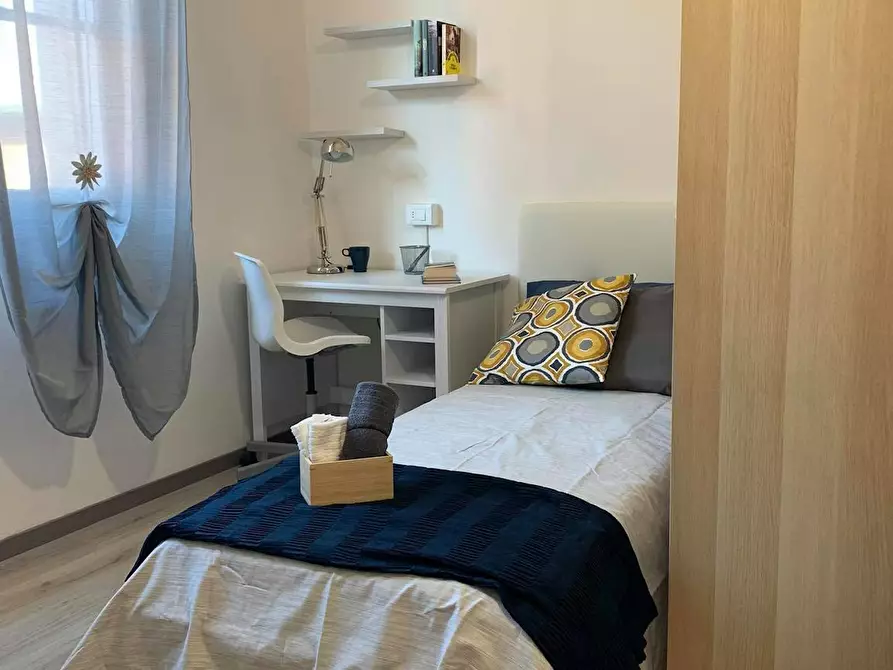 Immagine 2 di Camera in affitto  in Via Mazzini a Bologna