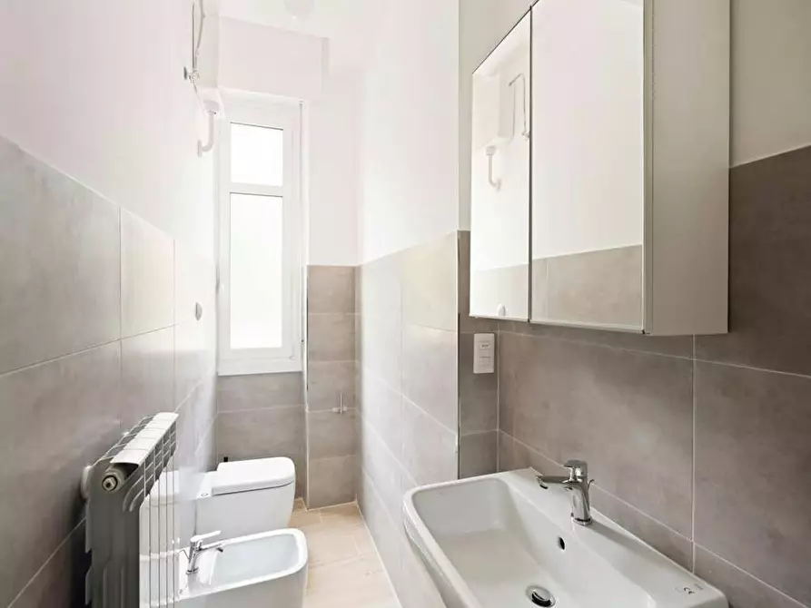 Immagine 10 di Camera in affitto  in Viale Legioni Romane a Milano