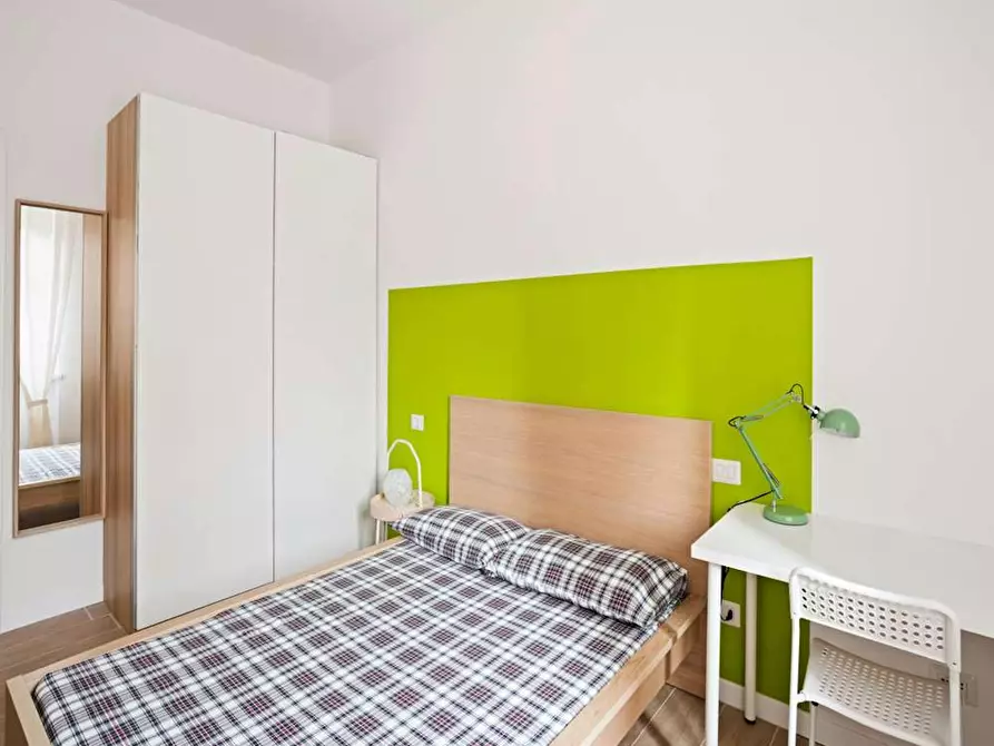 Immagine 3 di Camera in affitto  in Viale Legioni Romane a Milano