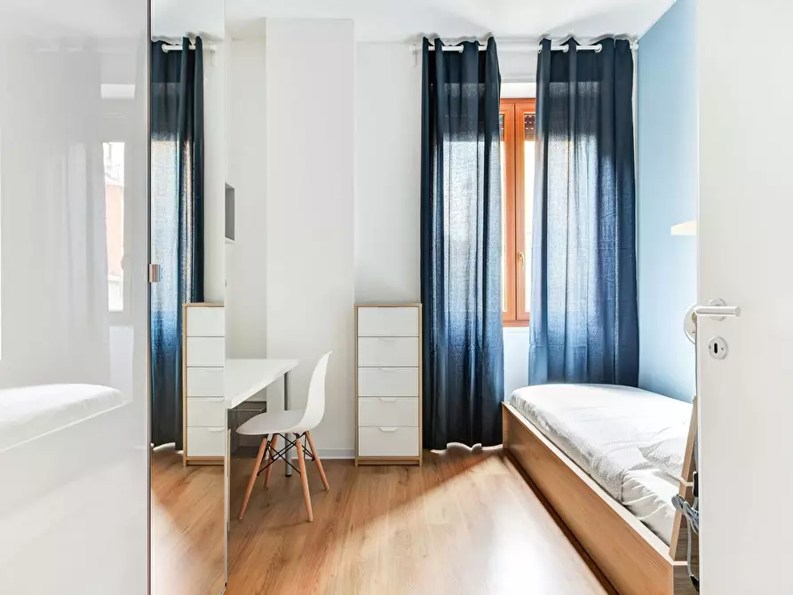 Immagine 2 di Camera in affitto  in Via Stromboli a Milano