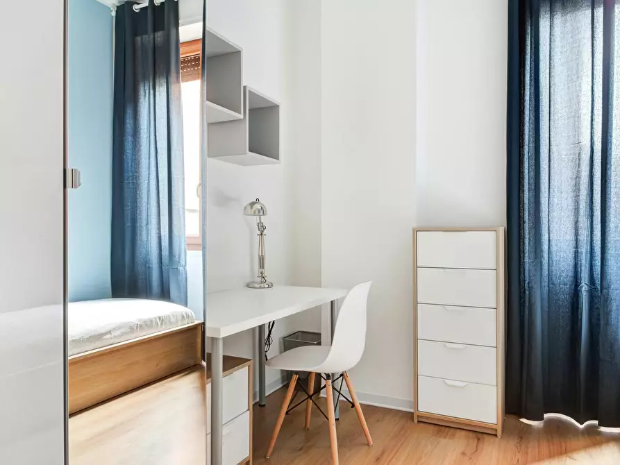 Immagine 3 di Camera in affitto  in Via Stromboli a Milano