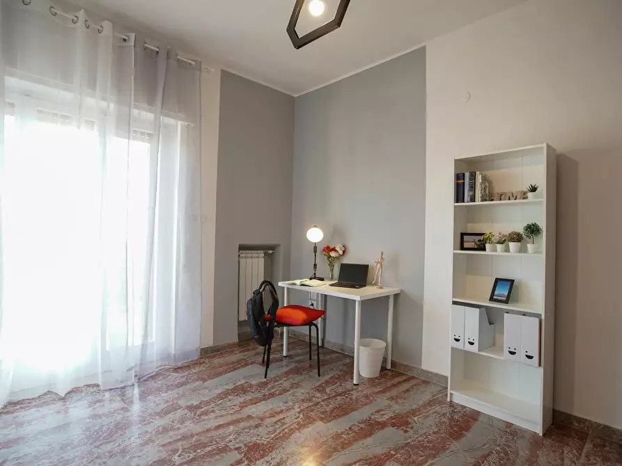 Immagine 3 di Camera in affitto  in Via Pietro Castellino a Napoli