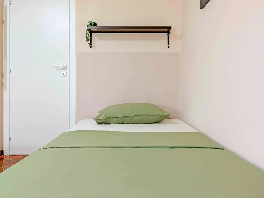 Immagine 6 di Camera in affitto  in Via Eugenio Donadoni a Milano