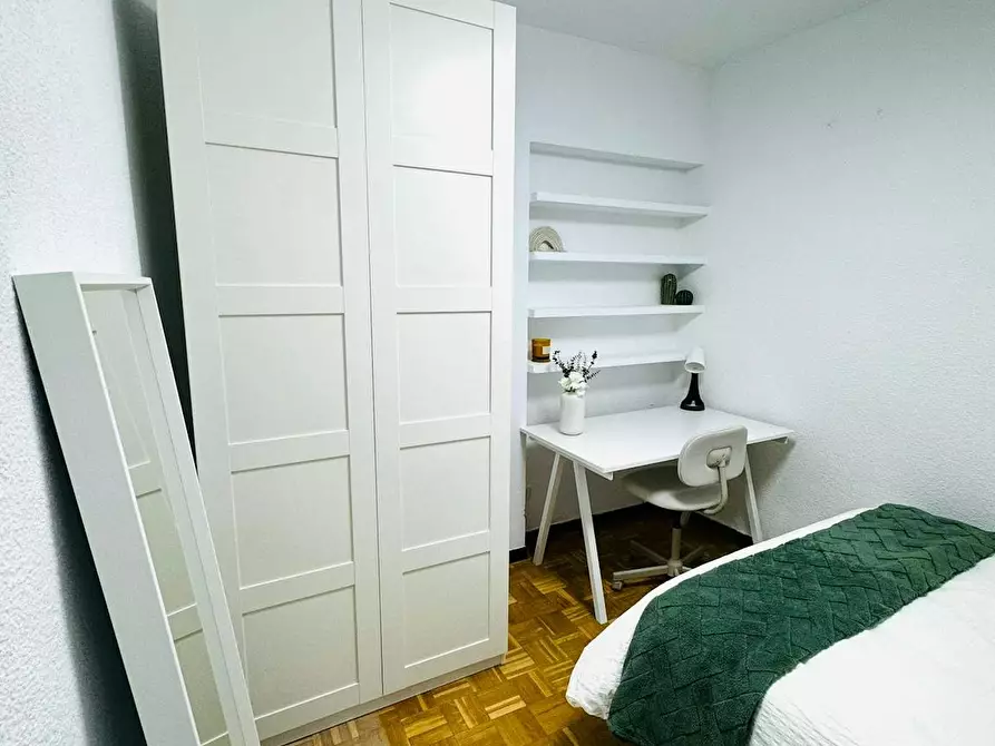 Immagine 3 di Camera in affitto  in Calle de Juan Álvarez Mendizábal a Madrid
