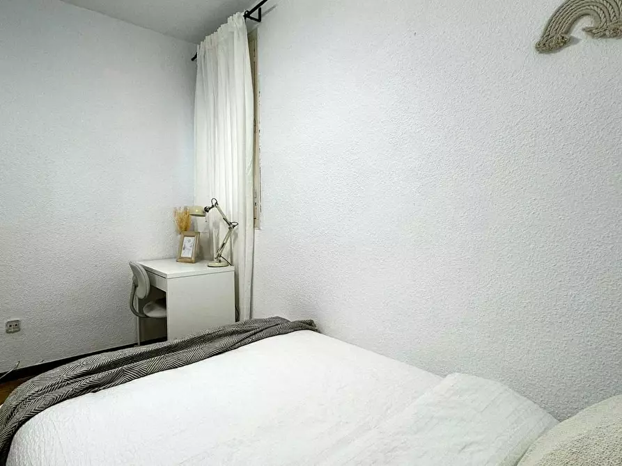 Immagine 6 di Camera in affitto  in Calle de Juan Álvarez Mendizábal a Madrid