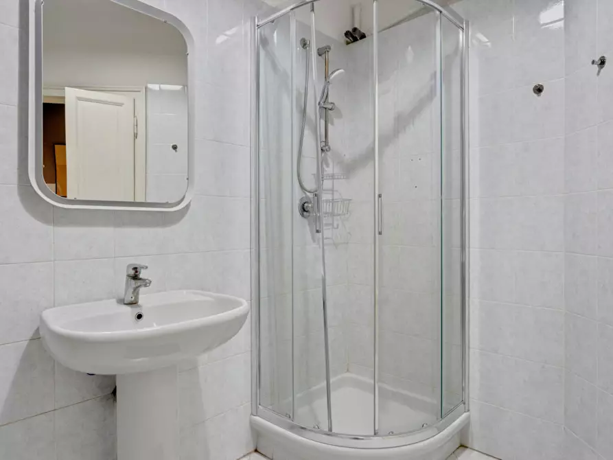 Immagine 7 di Camera in affitto  in Via Annibale Caretta a Milano