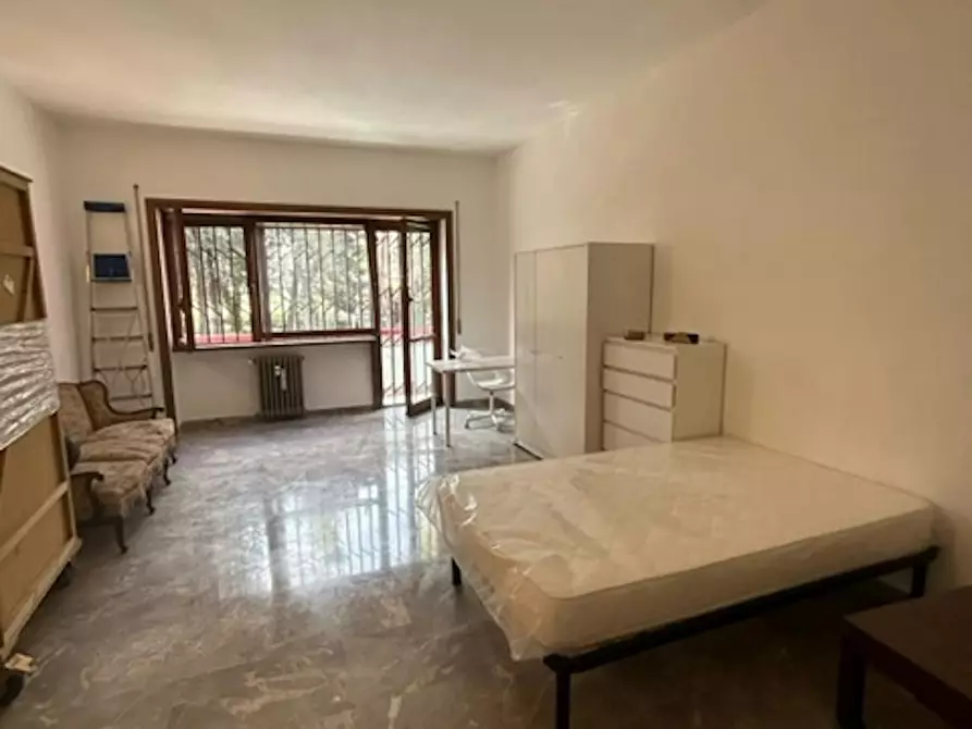 Immagine 1 di Camera in affitto  in Via Costantino Maes a Roma