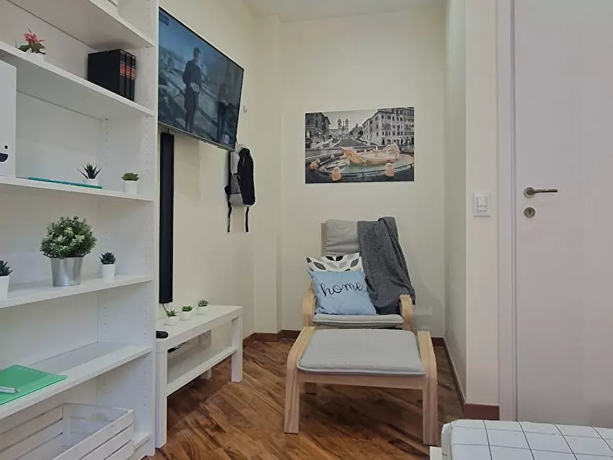 Immagine 10 di Camera in affitto  in Viale Ippocrate a Roma