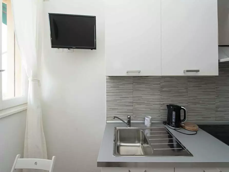 Immagine 10 di Camera in affitto  in Via delle Fragole a Bologna