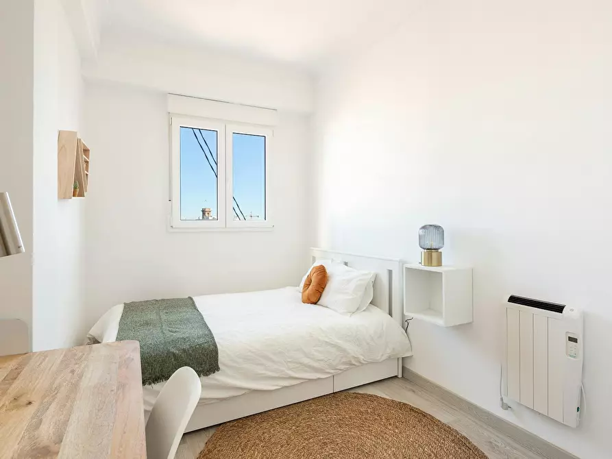 Immagine 1 di Camera in affitto  in Carrer de la Taula de Canvis a Valencia