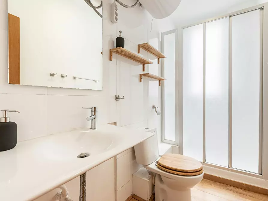 Immagine 7 di Camera in affitto  in Carrer d'Hernán Cortés a Valencia