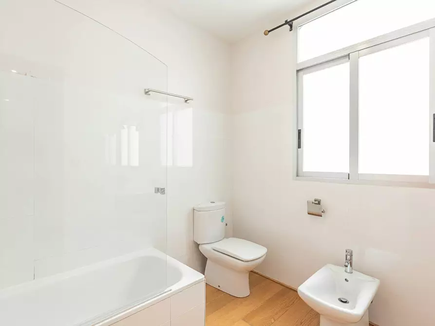 Immagine 8 di Camera in affitto  in Carrer d'Hernán Cortés a Valencia