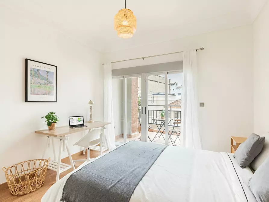 Immagine 1 di Camera in affitto  in Carrer d'Hernán Cortés a Valencia