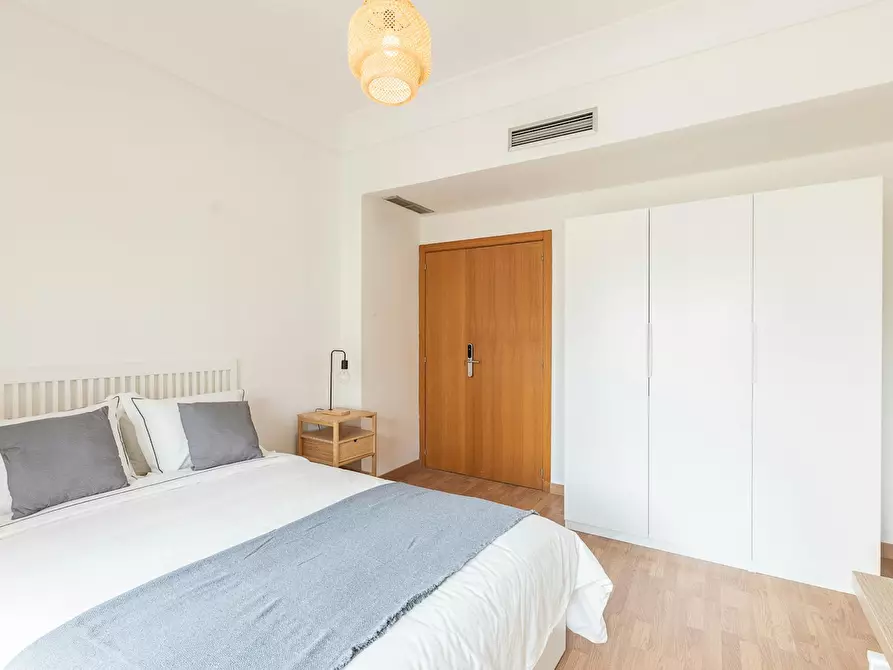 Immagine 3 di Camera in affitto  in Carrer d'Hernán Cortés a Valencia