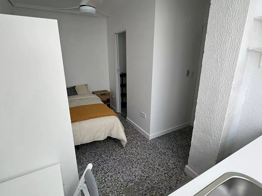 Immagine 10 di Camera condivisa in affitto  in Calle del Maestro Alonso a Alicante/Alacant