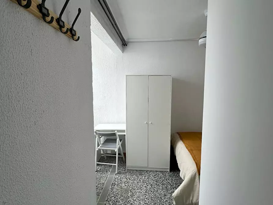 Immagine 4 di Camera condivisa in affitto  in Calle del Maestro Alonso a Alicante/Alacant
