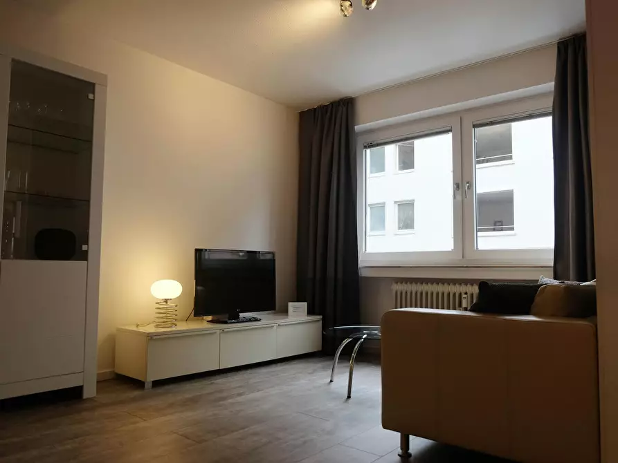 Immagine 3 di Appartamento in affitto  in Martinstraße a Düsseldorf
