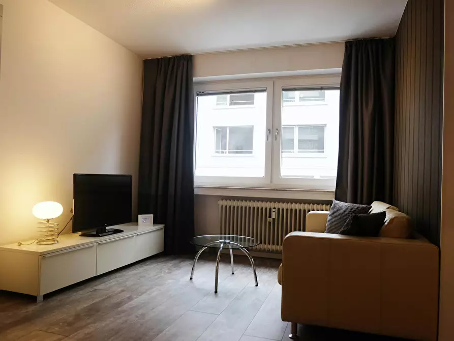 Immagine 5 di Appartamento in affitto  in Martinstraße a Düsseldorf
