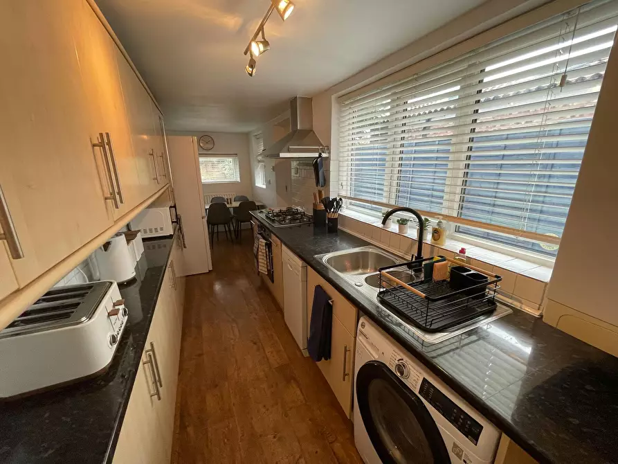 Immagine 5 di Casa indipendente in affitto  in Serpentine Road a 