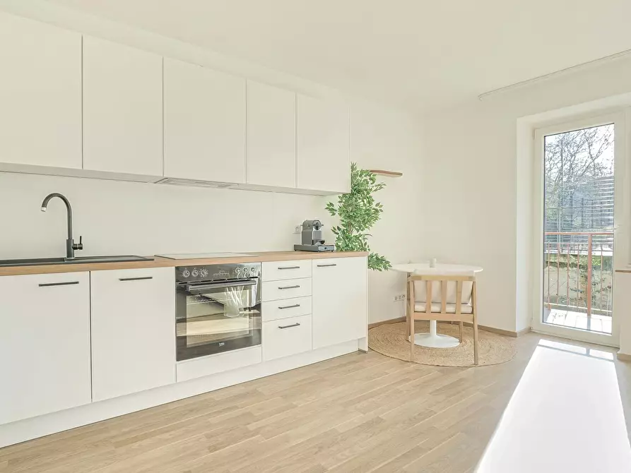 Immagine 5 di Appartamento in affitto  in Lindemannstraße a Düsseldorf