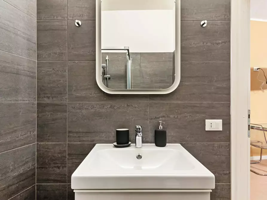 Immagine 2 di Appartamento in affitto  in Via Luciano Manara a Milano