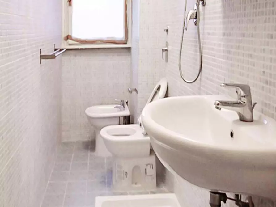 Immagine 9 di Camera in affitto  in Viale Campania a Milano