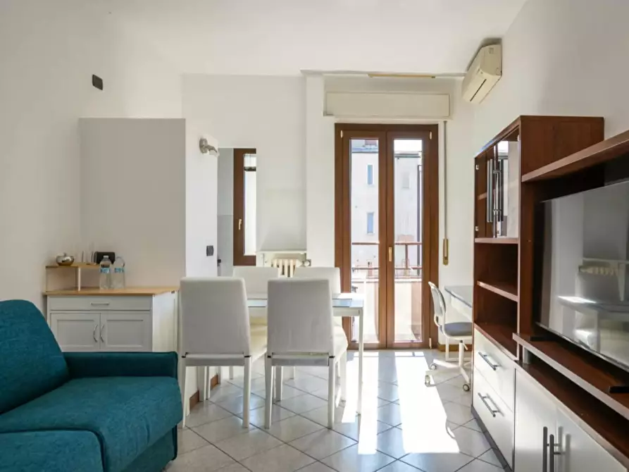 Immagine 2 di Appartamento in affitto  in Via Cadibona a Milano