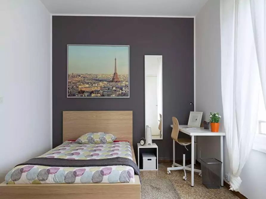 Immagine 2 di Camera in affitto  in Viale Carlo Espinasse a Milano