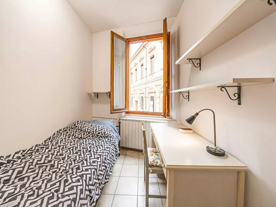 Immagine 1 di Camera in affitto  in Via Zamboni a Bologna