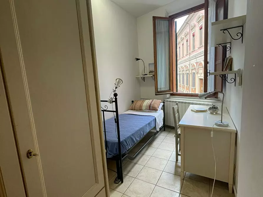 Immagine 1 di Camera in affitto  in Via Zamboni a Bologna