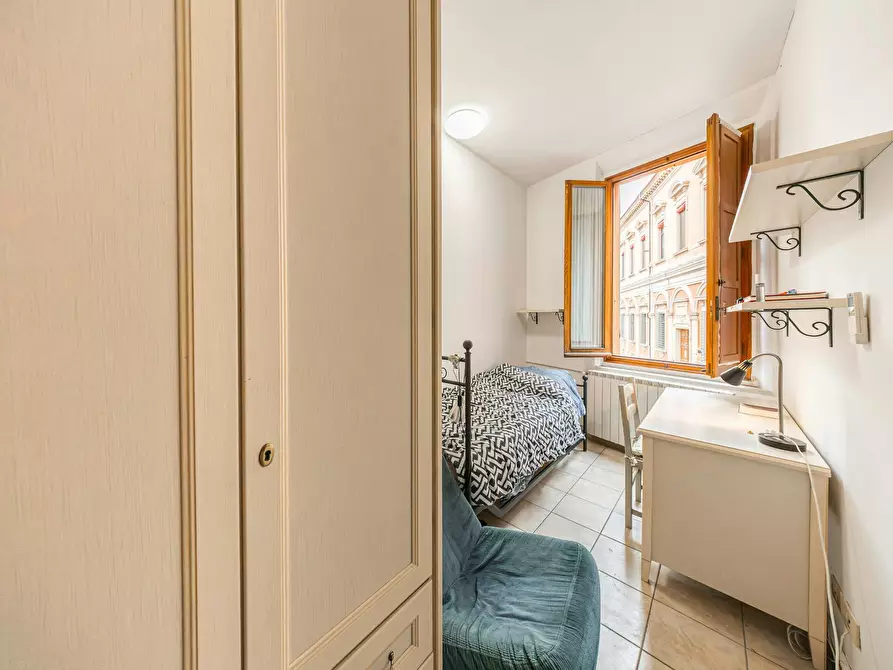 Immagine 3 di Camera in affitto  in Via Zamboni a Bologna