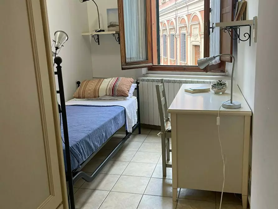 Immagine 4 di Camera in affitto  in Via Zamboni a Bologna