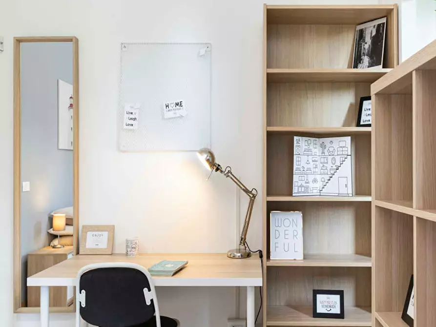 Immagine 5 di Camera in affitto  in Via Lorenteggio a Milano