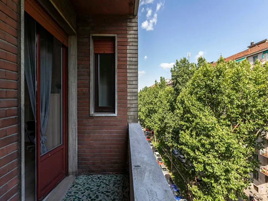 Immagine 8 di Camera in affitto  in Via Lorenteggio a Milano