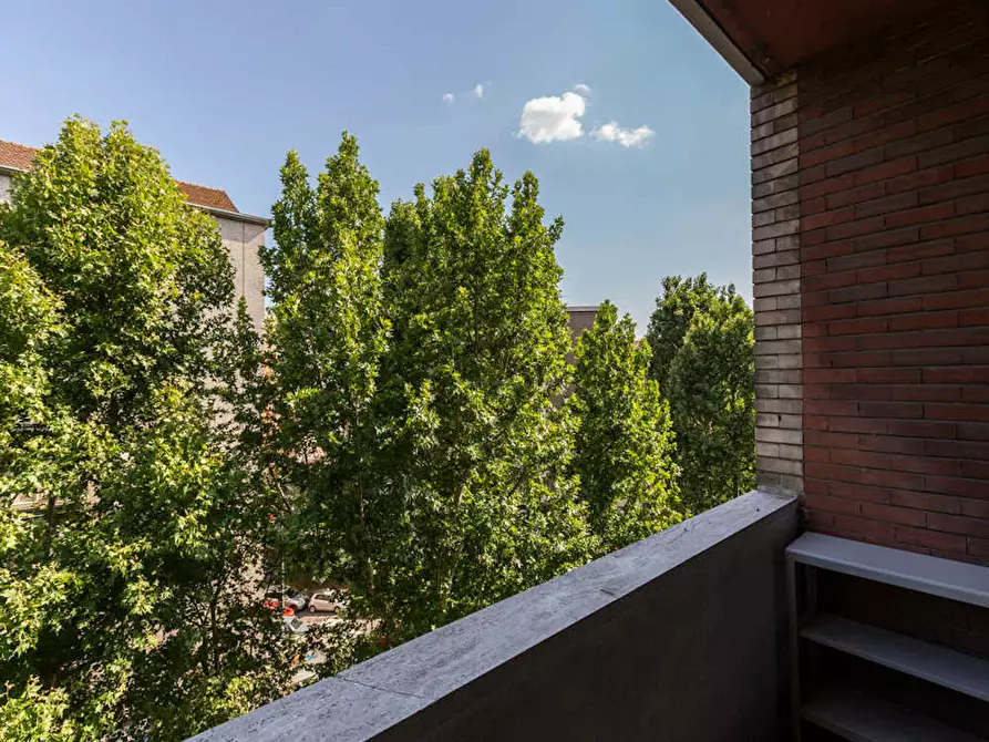 Immagine 9 di Camera in affitto  in Via Lorenteggio a Milano