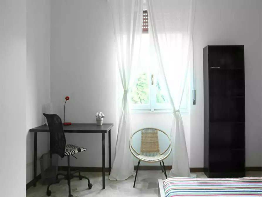 Immagine 5 di Camera in affitto  in Via Salvatore Barzilai a Milano