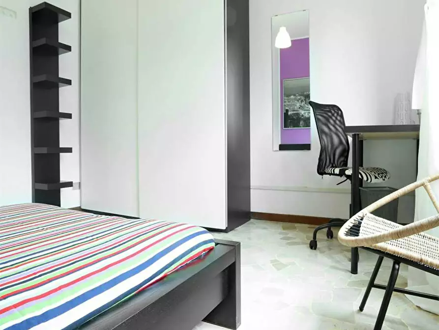 Immagine 3 di Camera in affitto  in Via Salvatore Barzilai a Milano