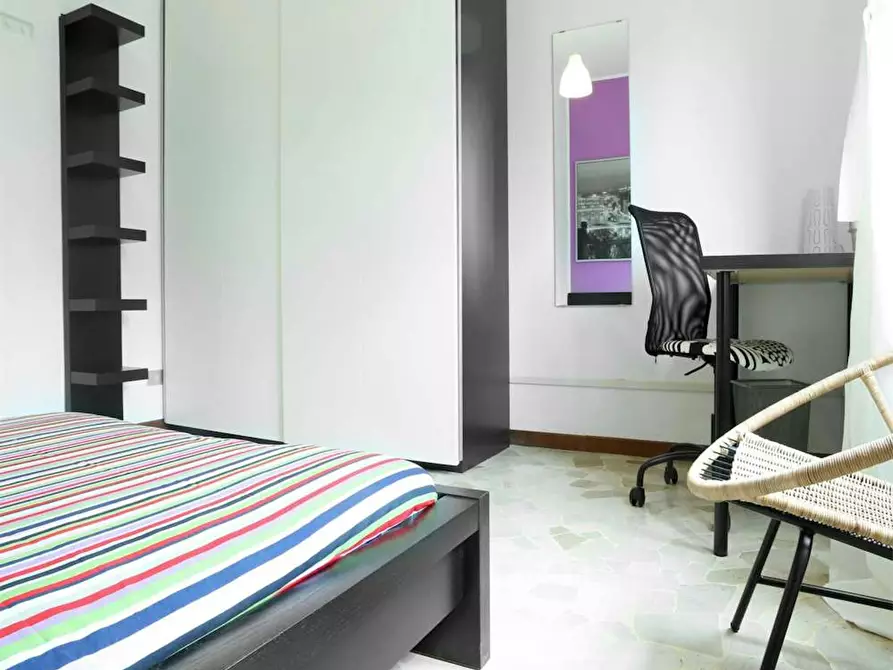 Immagine 5 di Camera in affitto  in Via Salvatore Barzilai a Milano